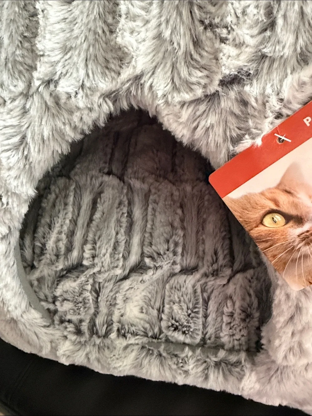 Plush Gray Enclosed Cat Bed - Cozy Cave Style